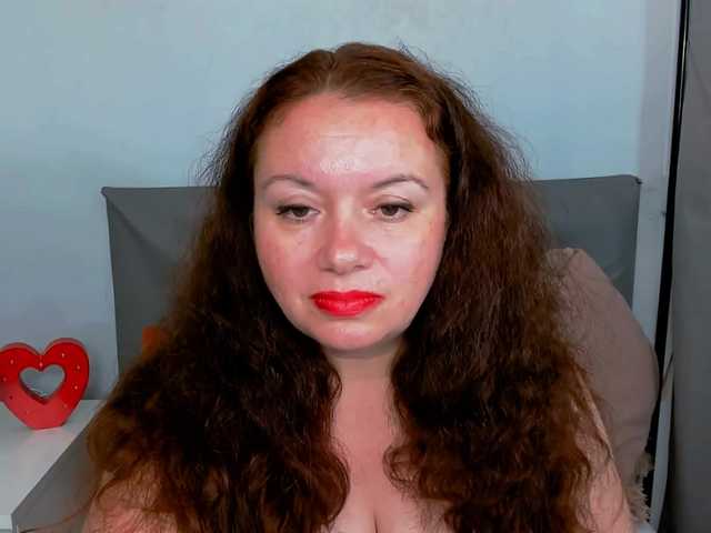 ElisabethAmore live cam on BongaCams