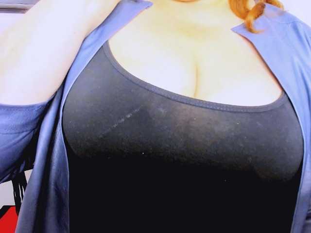 ElisabethAmore live cam on BongaCams