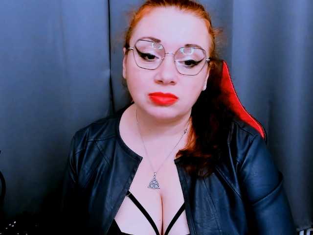 ElisabethAmore live cam on BongaCams