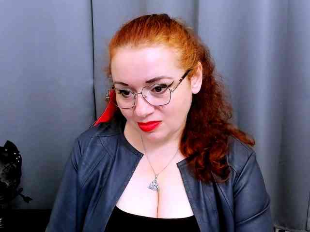 Вебкам-шоу ElisabethAmore
