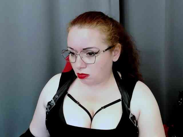Model: MistressElisabeth