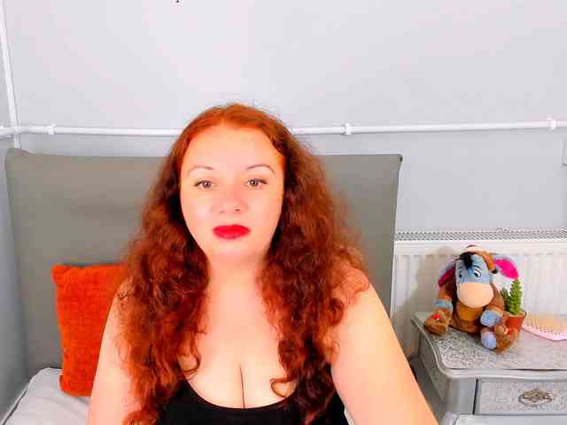 Model: ElisabethAmore