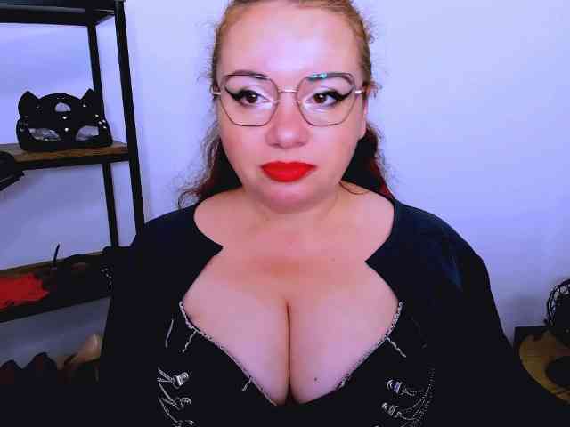Model: MistressElisabeth