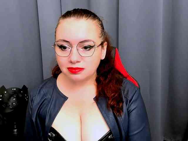 Model: MistressElisabeth