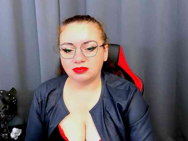 Model: MistressElisabeth