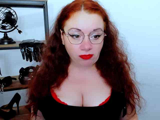 Model: MistressElisabeth