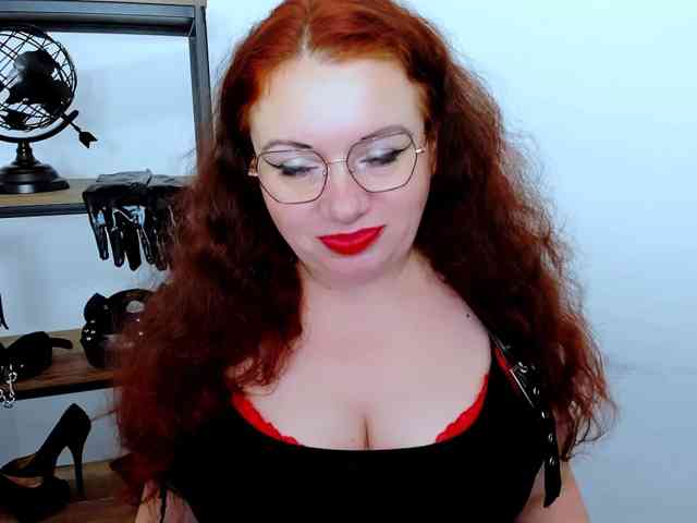 Model: MistressElisabeth