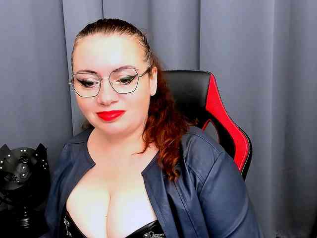 Model: MistressElisabeth