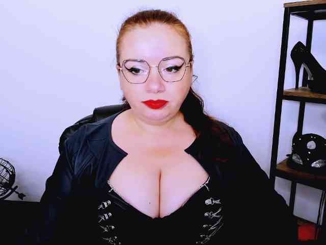 Model: MistressElisabeth