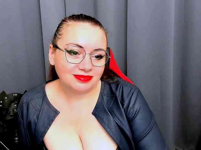 Model: MistressElisabeth