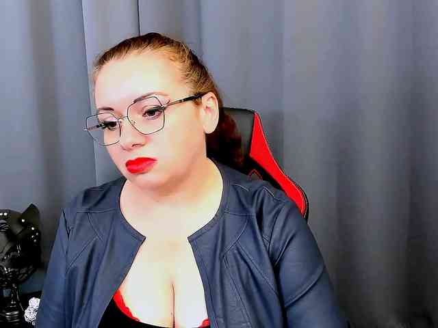 Model: MistressElisabeth