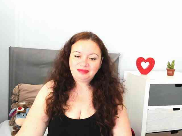 ElisabethAmore webcam