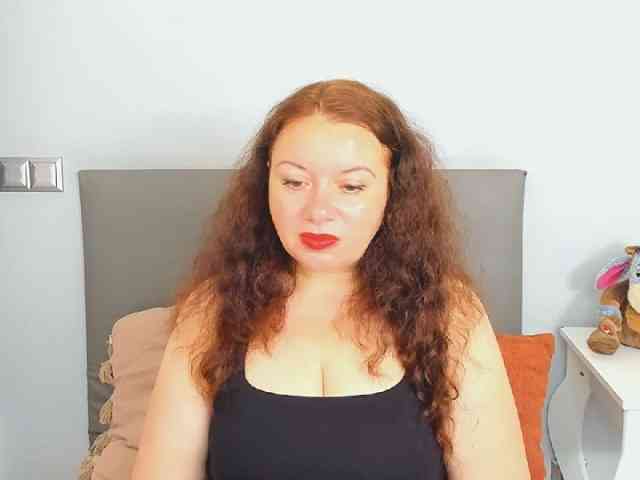 Model: ElisabethAmore
