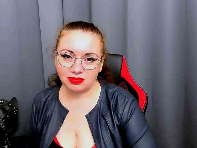 Model: MistressElisabeth