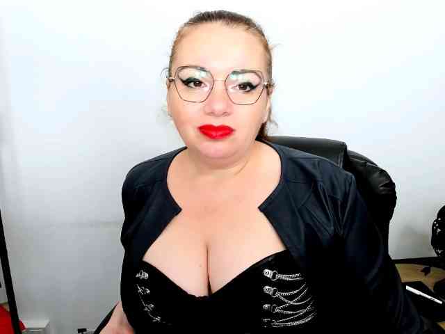 Model: MistressElisabeth