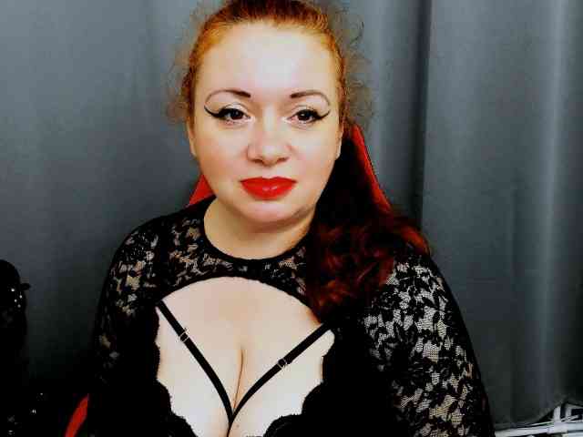 Model: MistressElisabeth
