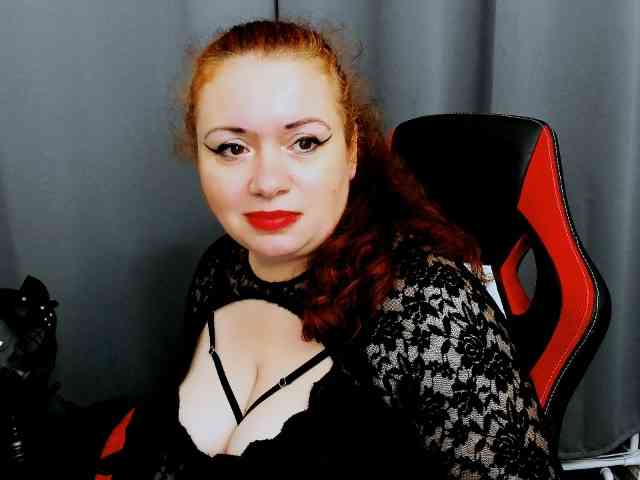 Model: MistressElisabeth