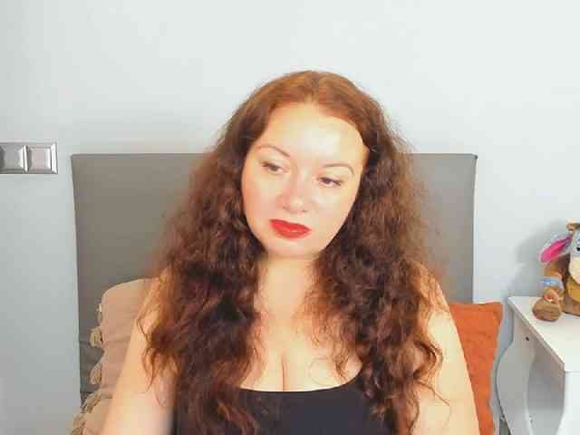 Model: ElisabethAmore
