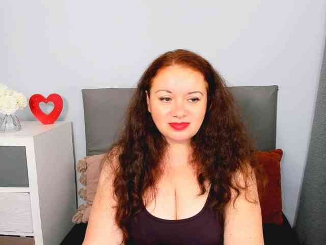Model: ElisabethAmore