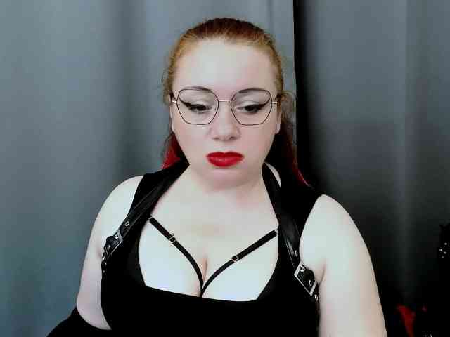 Model: MistressElisabeth