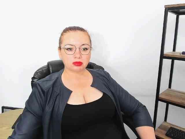 Model: MistressElisabeth