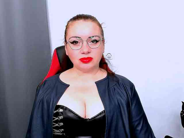 Model: MistressElisabeth