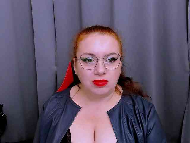 Model: MistressElisabeth