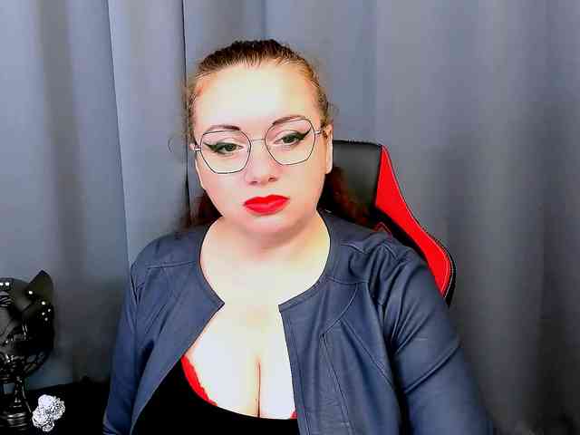 Model: MistressElisabeth