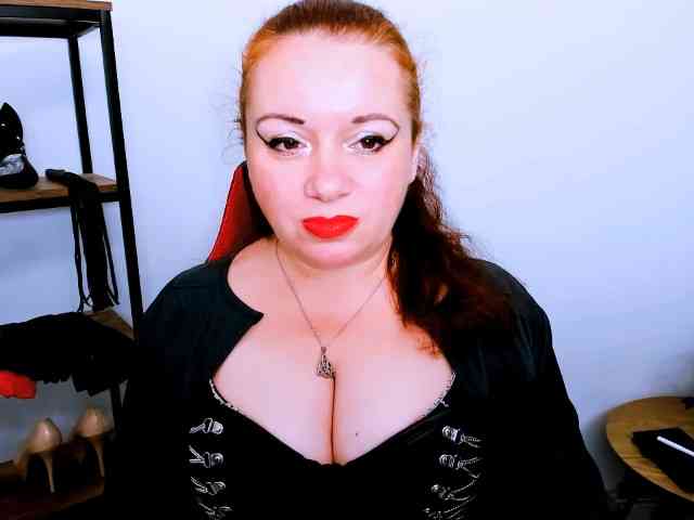 Model: MistressElisabeth