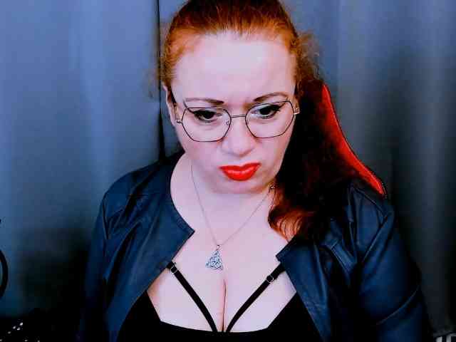 Model: MistressElisabeth