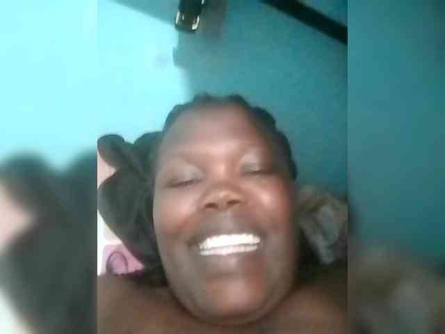 Sexxy-boobs webcam