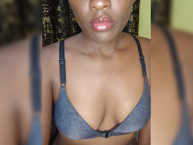 Dazeesky live cam on BongaCams