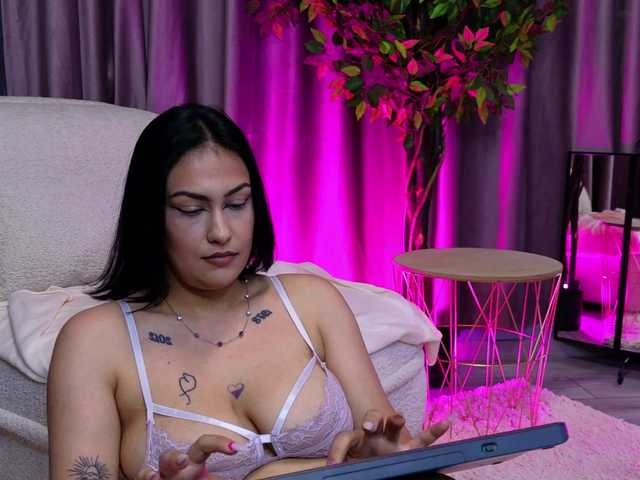 VelvetRavenXX live cam on BongaCams