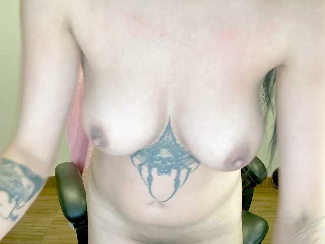 Oxxmee live cam on BongaCams