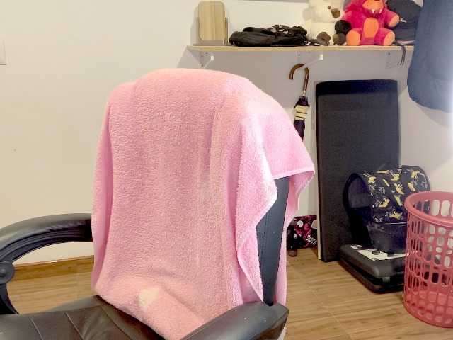 Oxxmee live cam on BongaCams