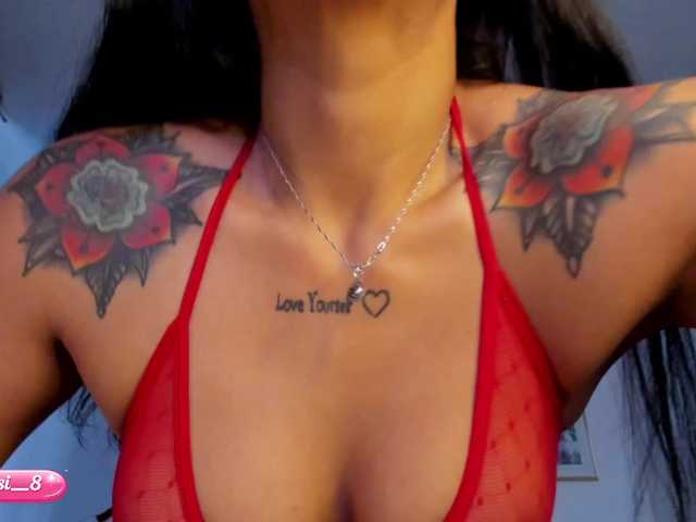lauureen live cam on BongaCams