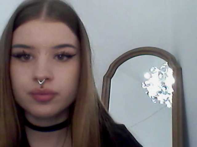 MollyLolly live cam on BongaCams