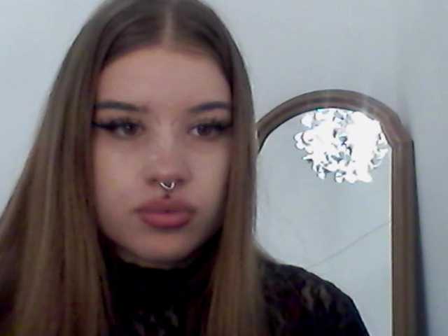 MollyLolly live cam preview