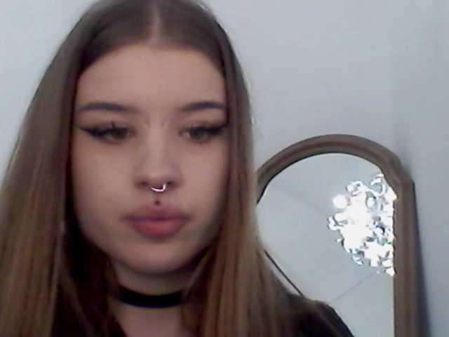 MollyLolly live cam on BongaCams