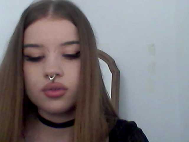 MollyLolly live cam preview