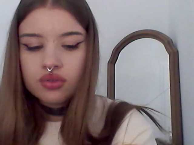 MollyLolly, live now on BongaCams