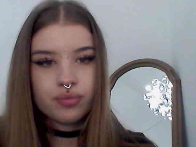 MollyLolly webcam