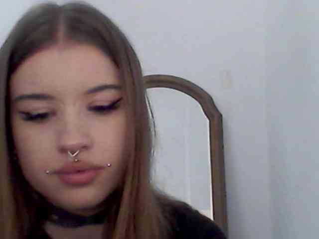 MollyLolly webcam