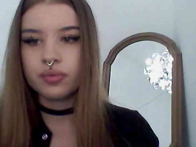 MollyLolly webcam