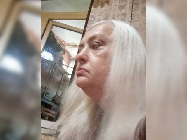 le modèle Laima18 est en webcam porno dans un show sur le site bongacams, il possède les tags suivants: White/Caucasian,Blonde,Hairy