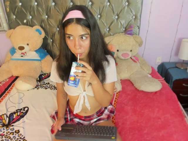 DanaPetite live cam on BongaCams