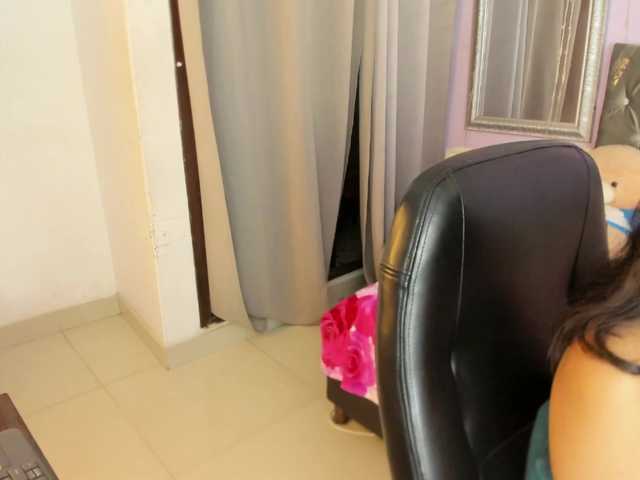 DanaPetite live cam on BongaCams