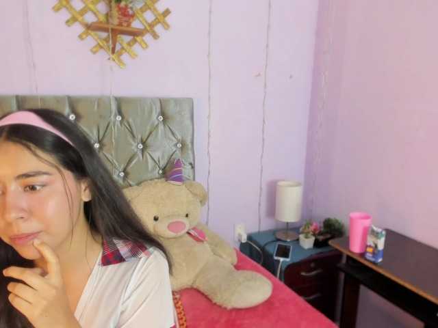 DanaPetite live cam on BongaCams