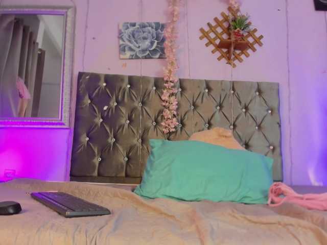 DanaPetite live cam on BongaCams