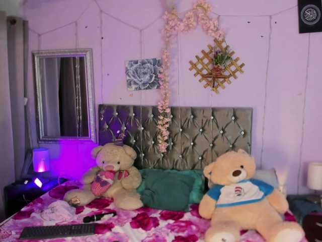 DanaPetite live cam on BongaCams